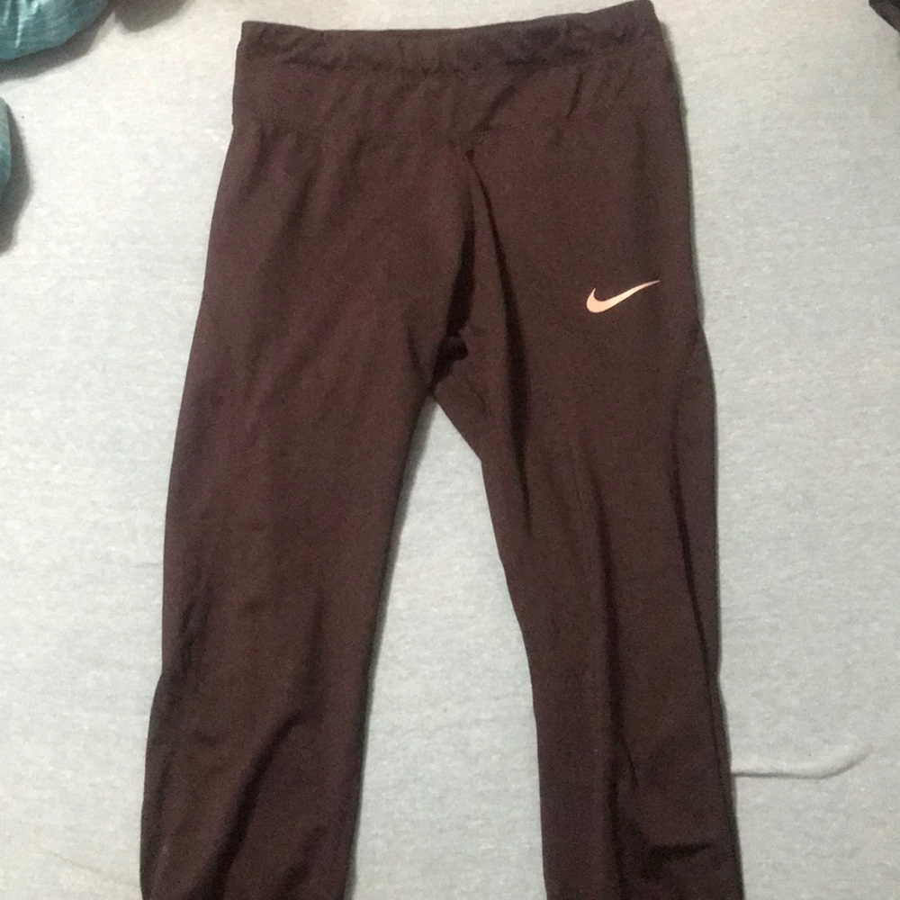 cropped leggings with mesh back